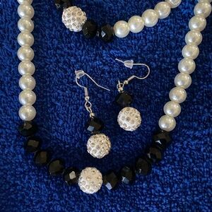 Pave and Pearls set